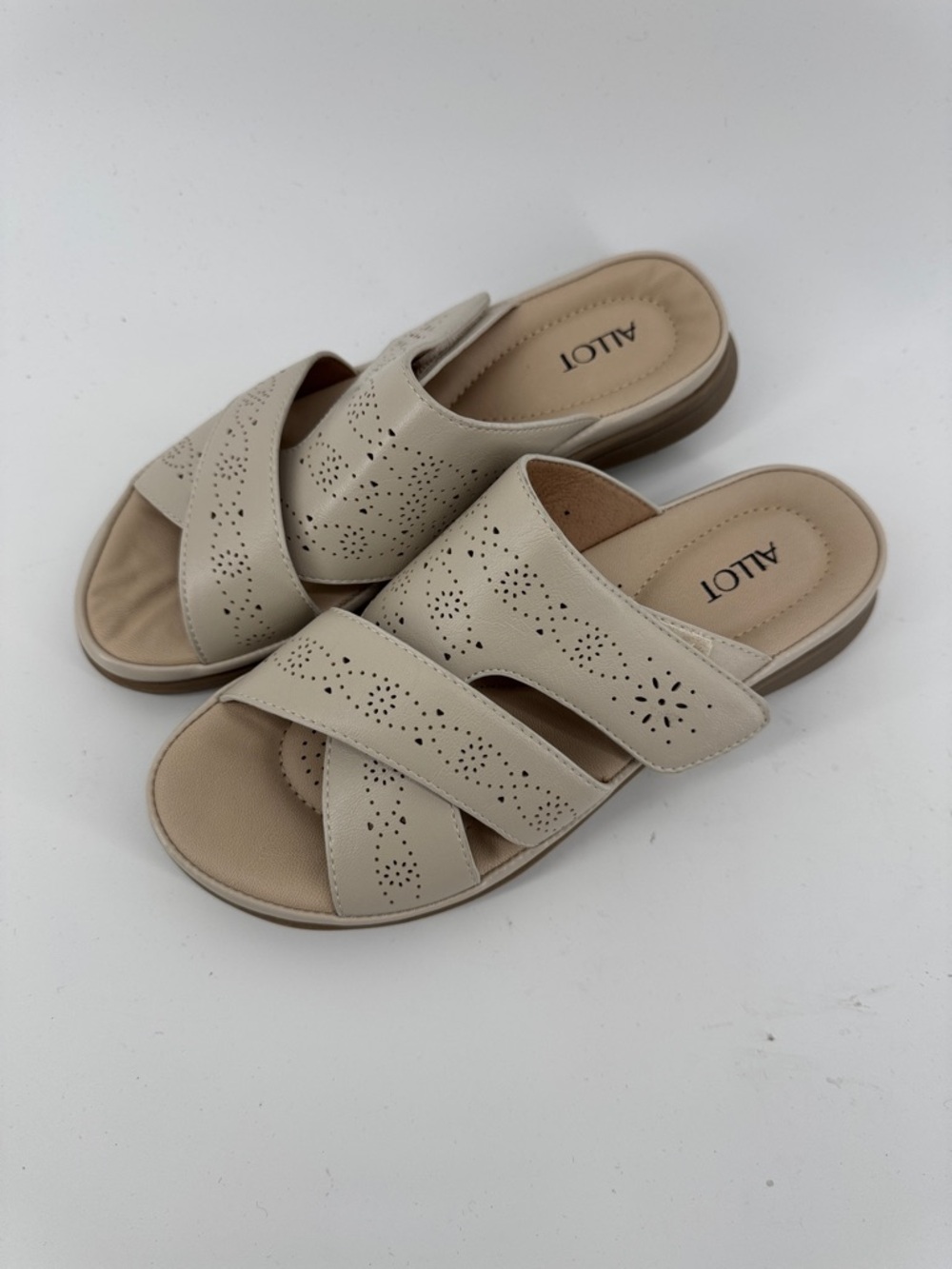 ALLOT Women's Slide Sandals Comfortable Dressy adjustable straps Women's Size 6